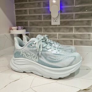 Hoka Clifton 10 Running Shoes. Women’s Size 7B Color Droplet / Druzy